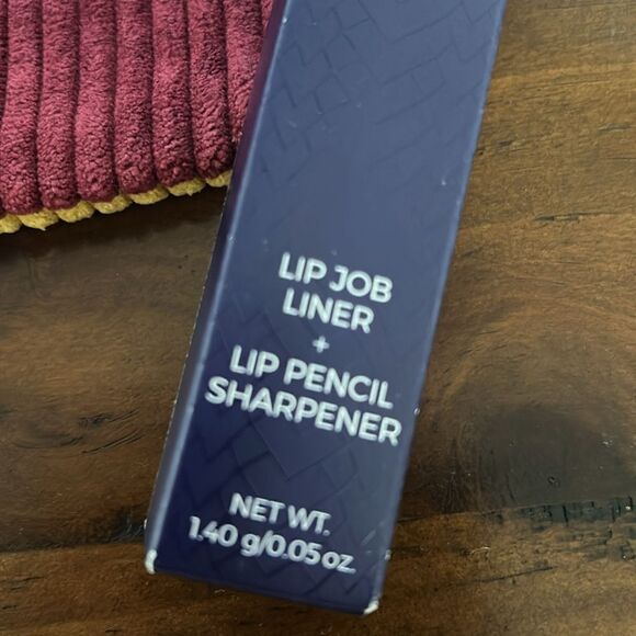 Dragon beauty lip liner plus lip pencil sharpener NWT Ipsy bag color brown - Picture 7 of 7